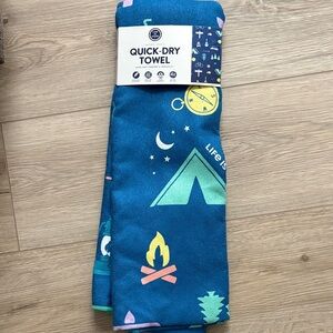 Life Is Good Blue Quick-Dry Towel with Adventure Graphics